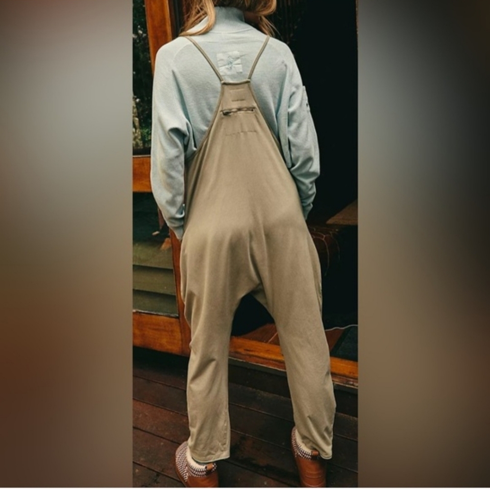NWT FP Movement Hot Shot Onesie in Sage Stone - Picture 4 of 7